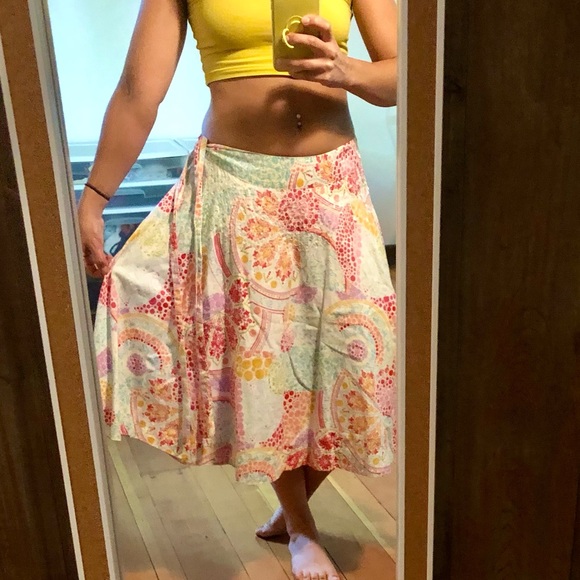 Early 2000s guess skirt -full circle when twirling - Picture 2 of 5